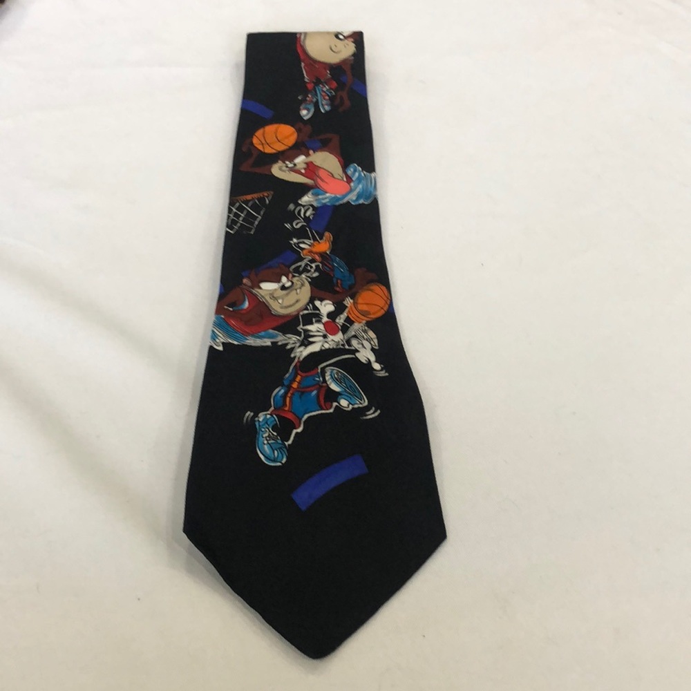 Looney Tunes vintage tie Space Jam basketball
